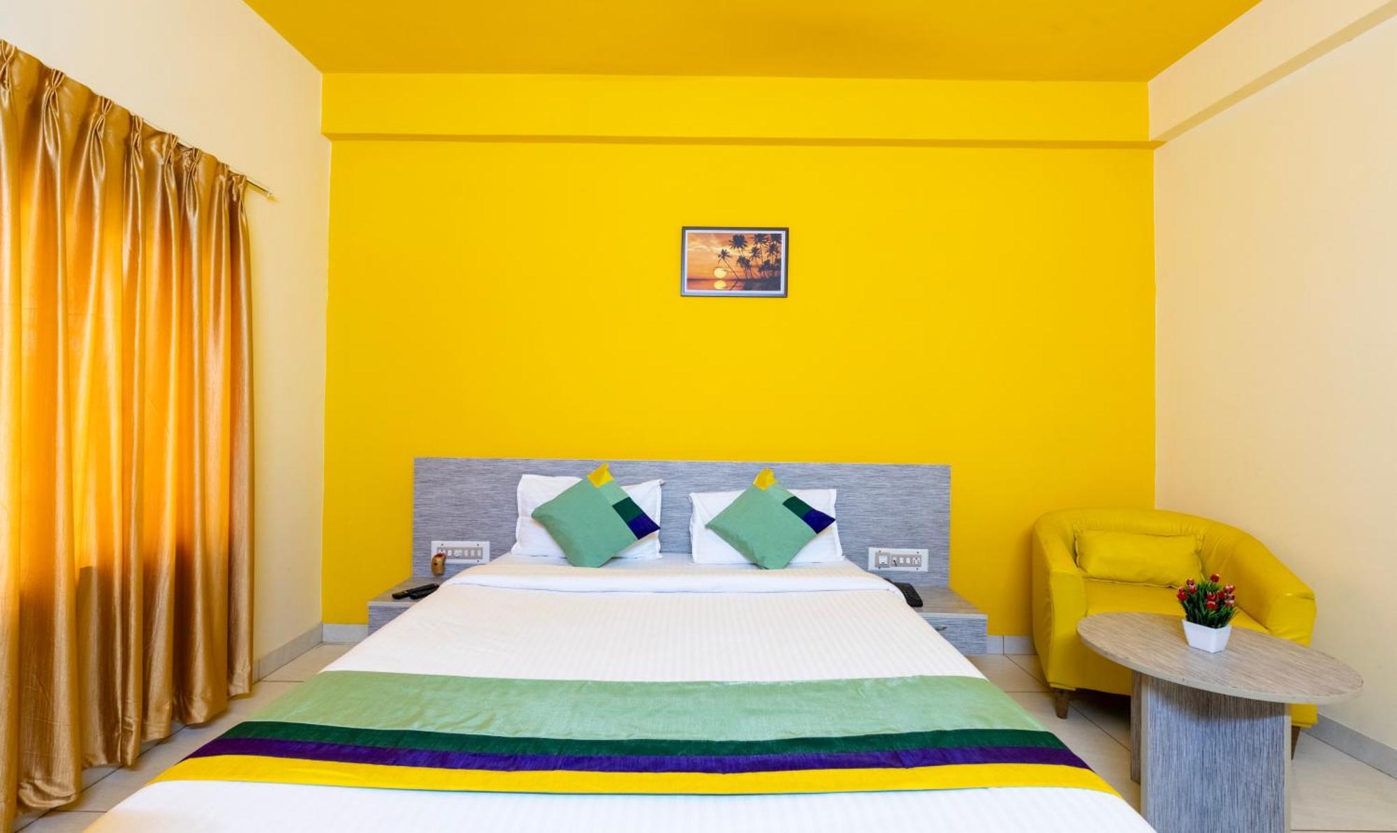 Treebo Four Seasons Hotell Mysore Exteriör bild