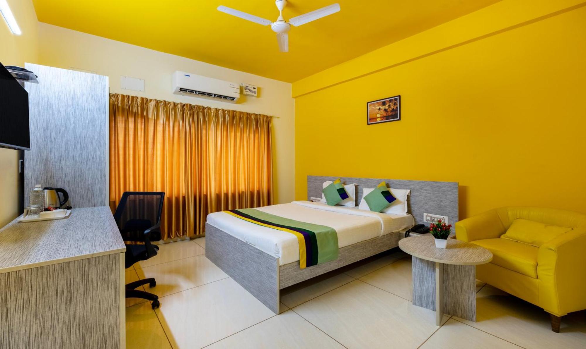 Treebo Four Seasons Hotell Mysore Exteriör bild